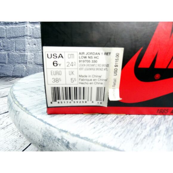 Air Jordan 1 Retro Low NS "Legion Green Swooshless" Legion Green Women 7.5 Used - Picture 2 of 12